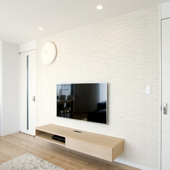 宮崎工務店 【ナチュラル×サーファーズハウス】大好きな時計に合わせた“大人ナチュラル”。夫婦のこだわりを叶えた家の建築実例画像2