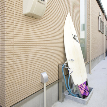 宮崎工務店 【ナチュラル×サーファーズハウス】大好きな時計に合わせた“大人ナチュラル”。夫婦のこだわりを叶えた家の建築実例画像6