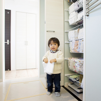 宮崎工務店 【ナチュラル×サーファーズハウス】大好きな時計に合わせた“大人ナチュラル”。夫婦のこだわりを叶えた家の建築実例画像10