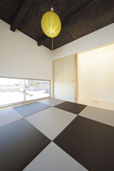 宮崎工務店 【平屋×中庭】中庭を囲むコの字型レイアウトの家。漆喰や無垢材もふんだんに使い子育てにも最適の建築実例画像6