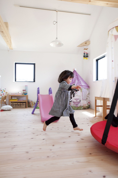 宮崎工務店 【コの字型キッチン×1000万円台×自然素材】子供やママ友と女子会ができるナチュラルハウスの建築実例画像6