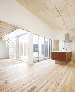 宮崎工務店 【2000万円台×動線×平屋風】自然素材をあふれる　建築家と建てた中庭のある家の建築実例画像2