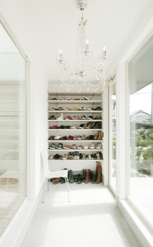 宮崎工務店 【コの字型×外観×平屋風】オープンキッチンの楽しい我が家。中庭でアウトドアを愉しむシンプルモダンの家の建築実例画像3