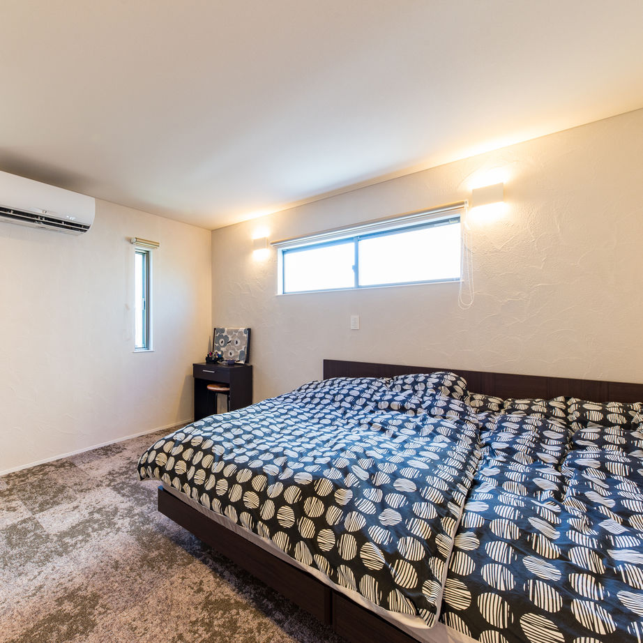 宮崎工務店 【和モダン×外観×2000万円台】中庭を囲むコの字型の平屋。漆喰、無垢材など自然素材があふれる快適空間の建築実例画像8