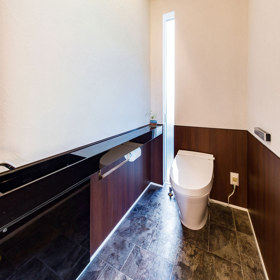 宮崎工務店 【和モダン×外観×2000万円台】中庭を囲むコの字型の平屋。漆喰、無垢材など自然素材があふれる快適空間の建築実例画像10