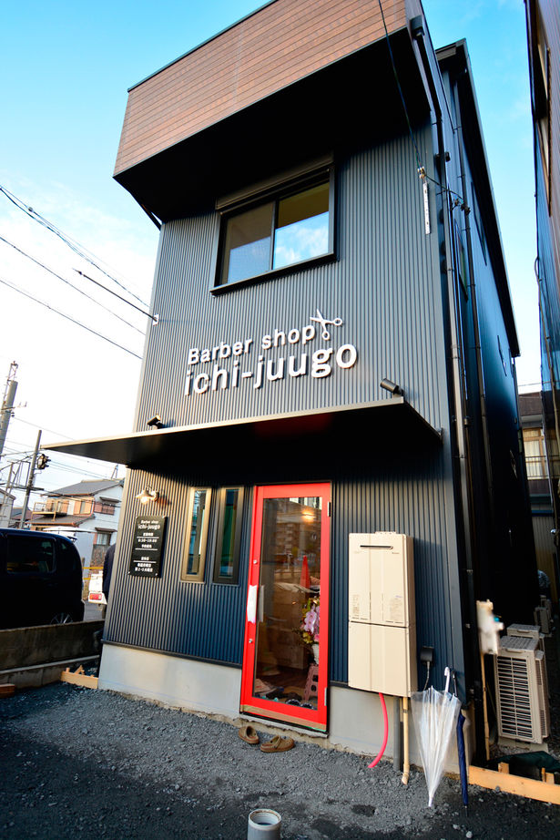 宮崎工務店 【桑名市｜木造３階建て｜2000万円台｜間取り有】細長い変形地でもできた！店舗併用×２世帯住宅の建築実例画像1