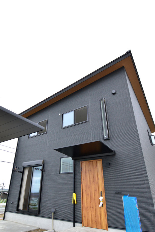 宮崎工務店 【三重県｜2000万円台｜間取り有】日差しを浴びて気持ちよく朝ゴハン。吹抜ダイニングのある家事ラクな家の建築実例画像2