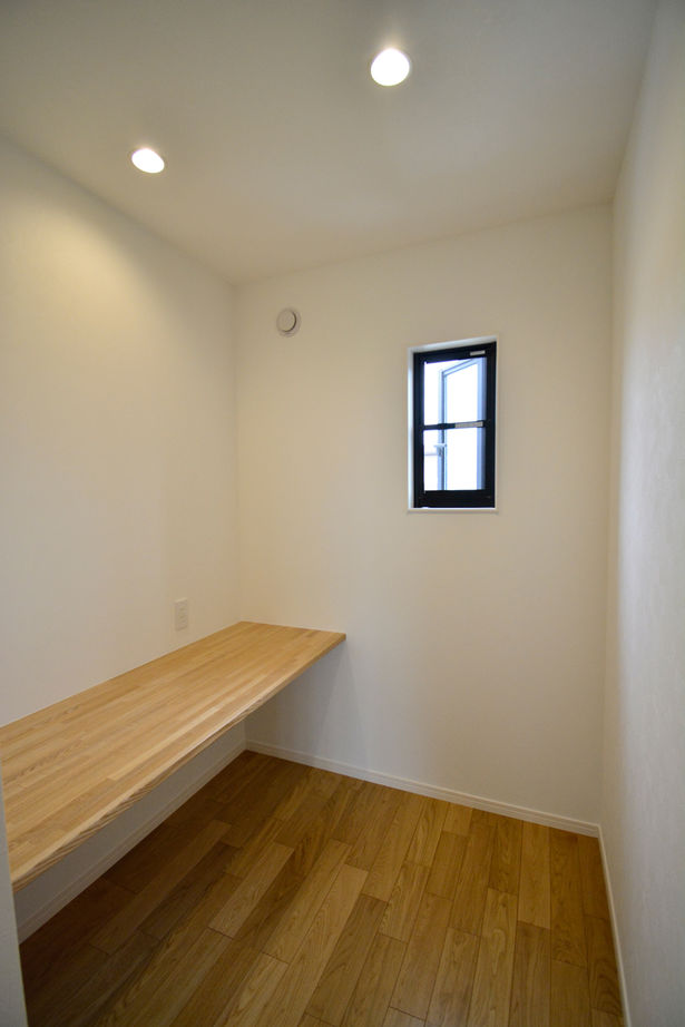 宮崎工務店 【三重県｜2000万円台｜間取り有】日差しを浴びて気持ちよく朝ゴハン。吹抜ダイニングのある家事ラクな家の建築実例画像9