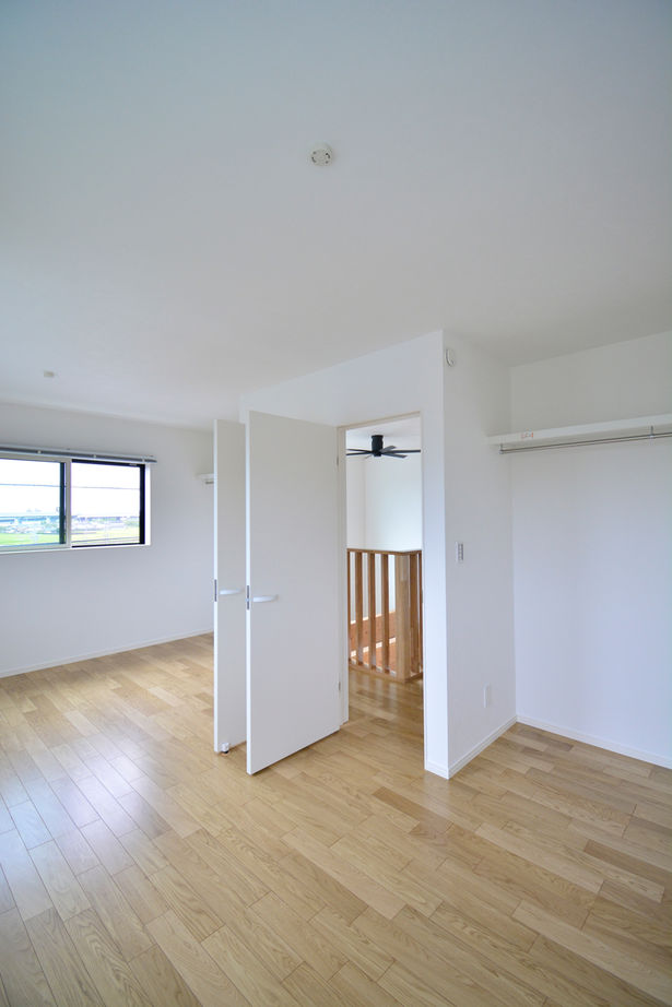 宮崎工務店 【三重県｜2000万円台｜間取り有】日差しを浴びて気持ちよく朝ゴハン。吹抜ダイニングのある家事ラクな家の建築実例画像10