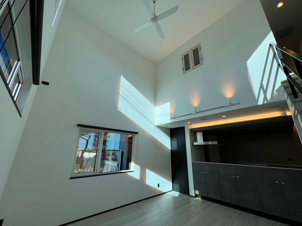 アスターハウス（札幌・札幌近郊） 【北海道札幌市／LDK床暖房／吹抜け】デザインと使いやすさが、高いレベルで両立したコスパの家の建築実例画像2