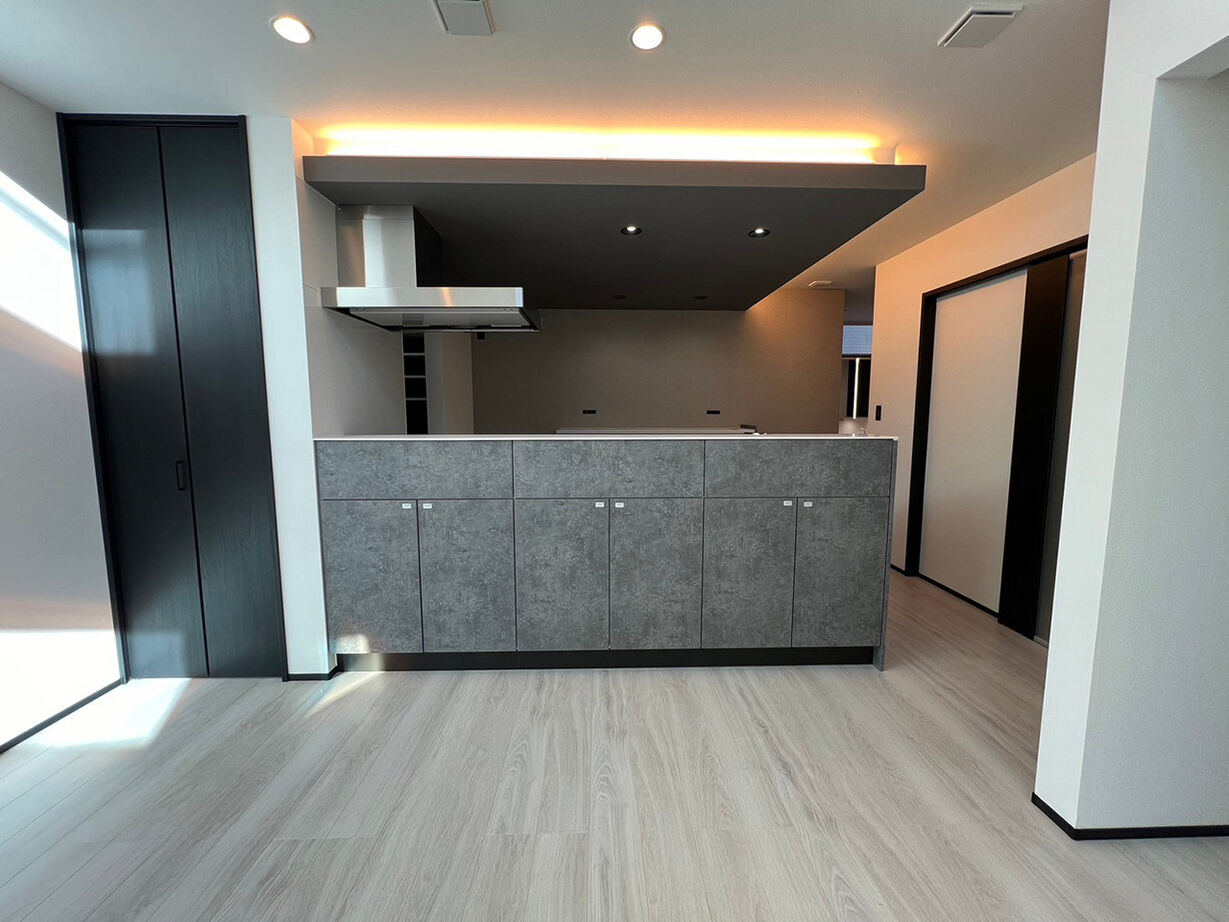 アスターハウス（札幌・札幌近郊） 【北海道札幌市／LDK床暖房／吹抜け】デザインと使いやすさが、高いレベルで両立したコスパの家の建築実例画像3