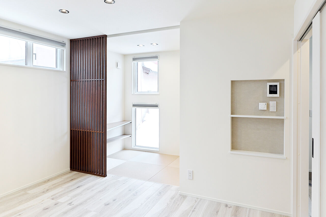 アスターハウス（札幌・札幌近郊） 【北海道札幌市／LDK床暖房】家族の快適な冬を支える、シンプルでスタイリッシュな住まいの建築実例画像4