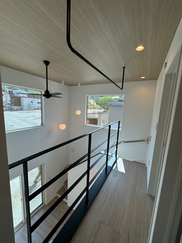 アスターハウス（札幌・札幌近郊） 【北海道札幌市／LDK床暖房／吹抜け】「クールな外観×可愛い内装」仲良しご夫婦のコラボ作品の建築実例画像5