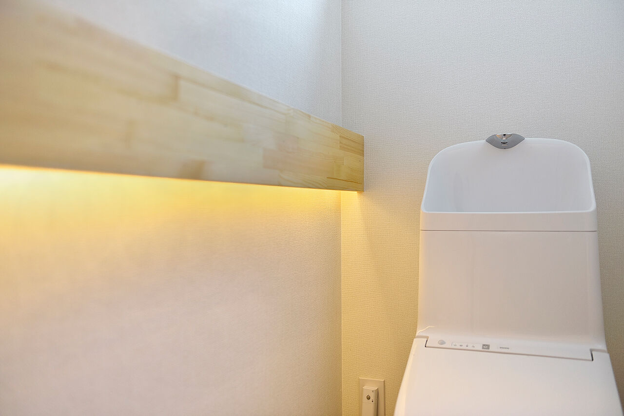 アスターハウス（札幌・札幌近郊） 【北海道江別市／LDK床暖房】玄関ドアを開けると広がる、木の温かみが感じられるナチュラルテイスト空間の建築実例画像7