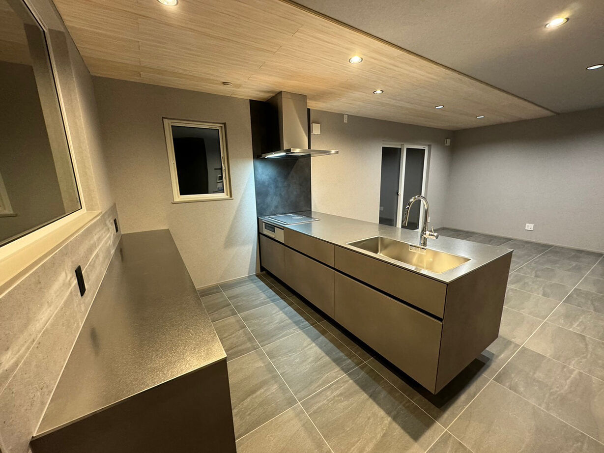 アスターハウス（札幌・札幌近郊） 【北海道札幌市／LDK床暖房／ビルトインガレージ】お気に入りのデザインに囲まれて暮らす家の建築実例画像3