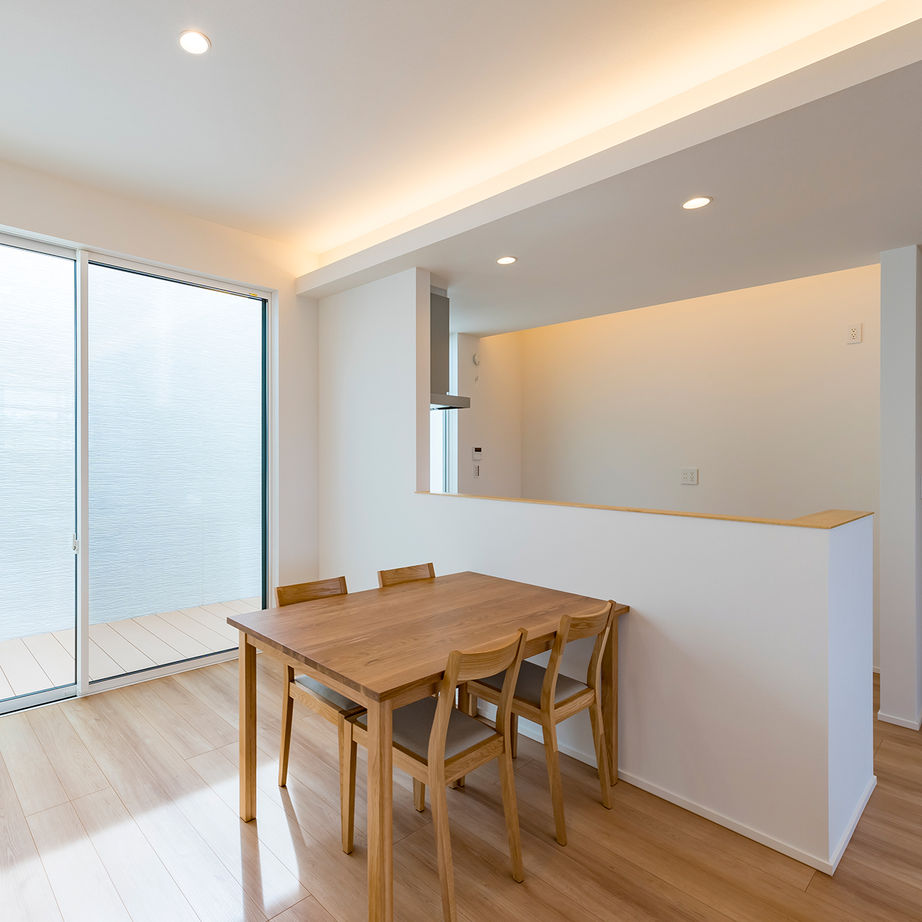 トスコ 【瀬戸市/1000万円台/30坪台/3LDK/スクエアの外観/間取り図】外と内からの目線を計算。土地を活かした設計の建築実例画像5