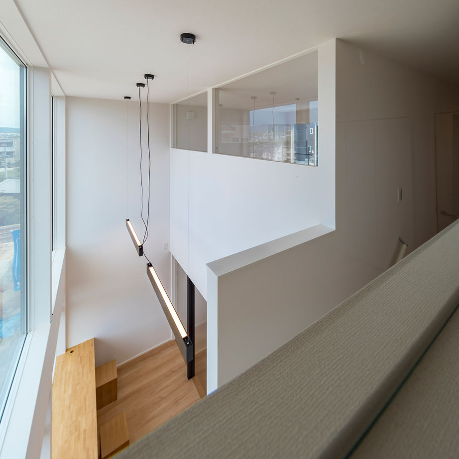 トスコ 【瀬戸市/1000万円台/30坪台/3LDK/スクエアの外観/間取り図】外と内からの目線を計算。土地を活かした設計の建築実例画像8