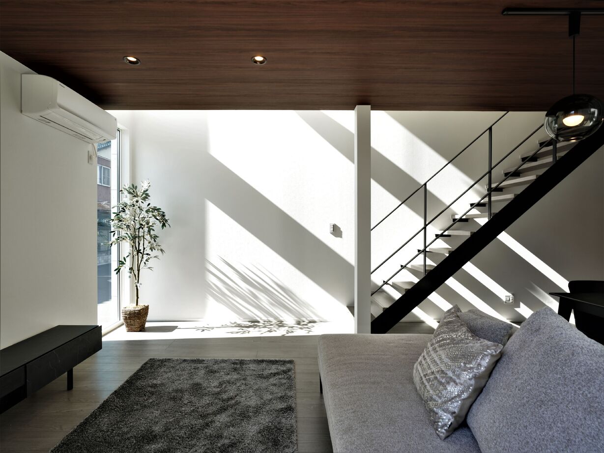 トスコ 【本体価格1000万円台/シンプルモダン/2階建て/30坪台/理想の間取り】プライバシーを守る中庭のある家の建築実例画像3