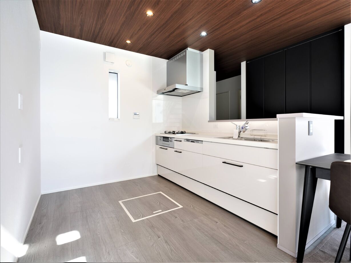 トスコ 【本体価格1000万円台/シンプルモダン/2階建て/30坪台/理想の間取り】プライバシーを守る中庭のある家の建築実例画像6