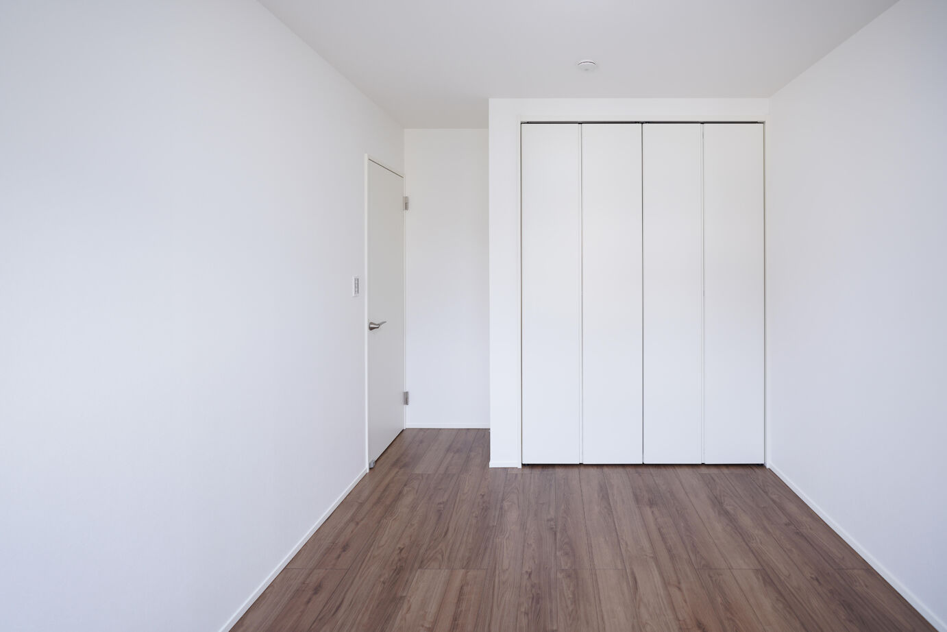 トスコ 【価格1000万円台/シンプルモダン/平屋/30坪台/理想の間取り】シンプルモダンな広々ゆったりな平屋の建築実例画像5