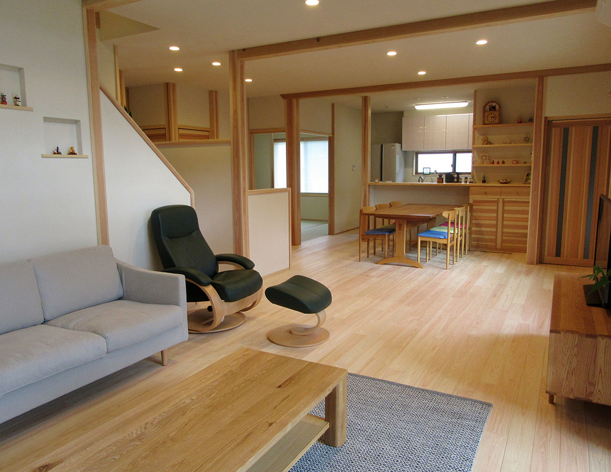 サイト工業　はぐくみの木の家(宮城・福島） 【4200万円/ハイグレード住宅/間取り図有】要望を隅々取り入れたOMソーラーのあるエコで快適な二世帯住宅の建築実例画像2