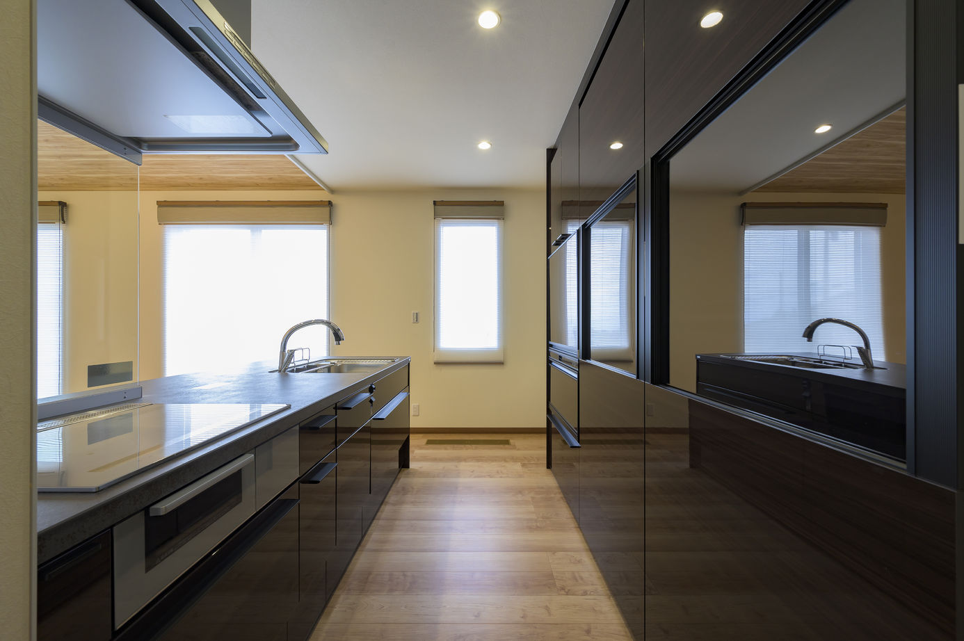 エースホーム太田店（白石建設） 【平屋/群馬県】YUCACOシステムを搭載した、約55坪の家にルームエアコン2台で1年中快適な平屋の住まいの建築実例画像3