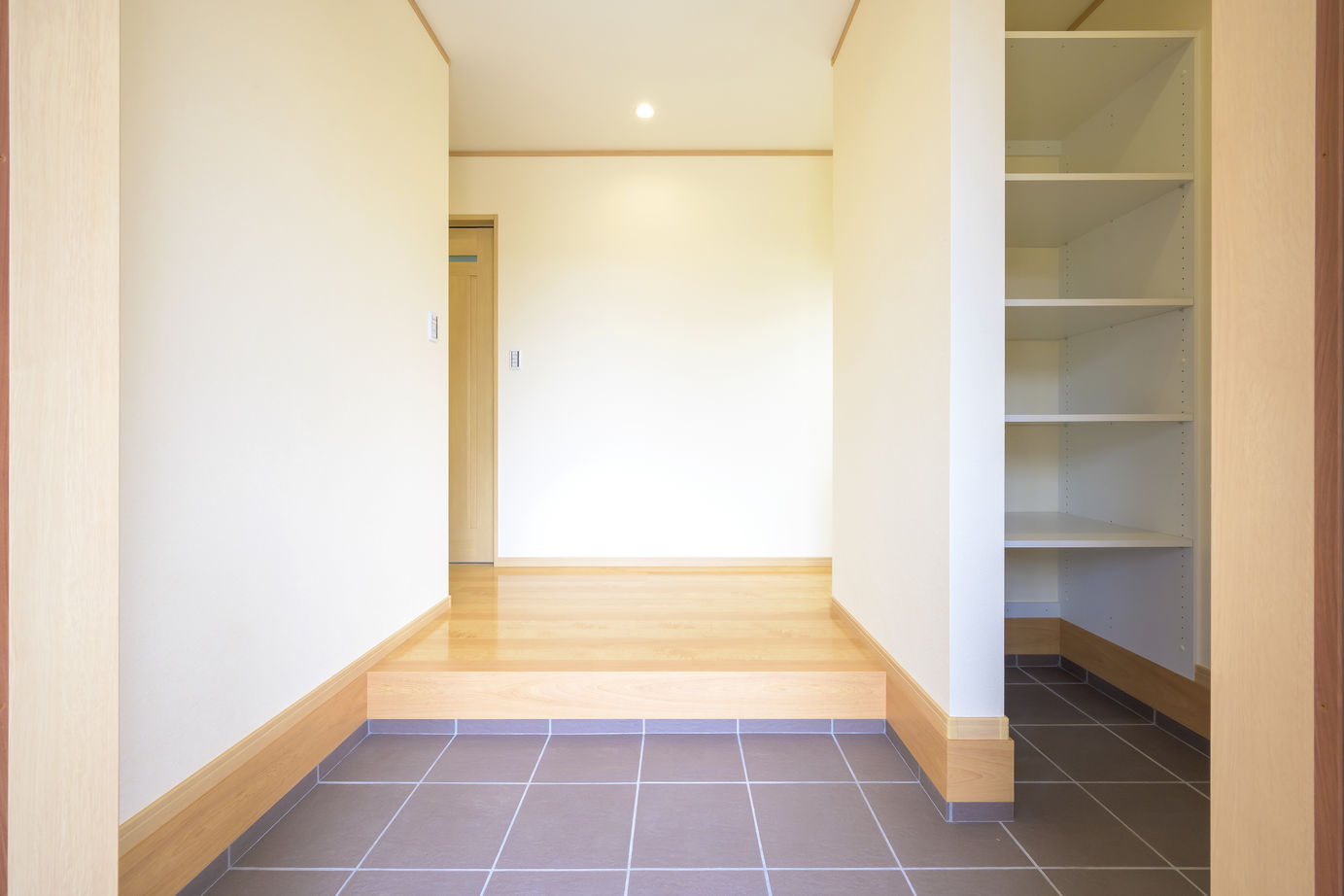 エースホーム太田店（白石建設） 【太田市/2357万円/35.9坪】制震スーパーウォール工法採用！居室を全て南側に配置した快適で明るい住まいの建築実例画像2