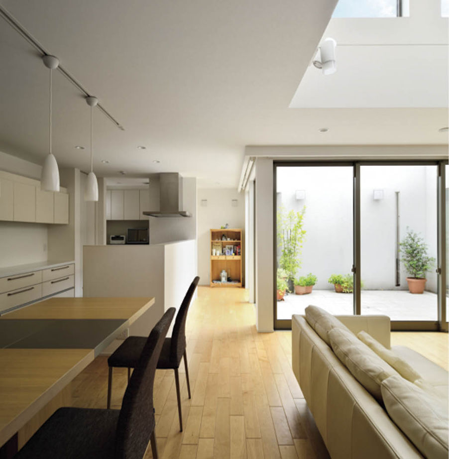 住友林業 【50坪台/間取り図有/吹抜】広い中庭＋大開口の吹き抜け　視線を遮り、空を楽しむ都市の家の建築実例画像4