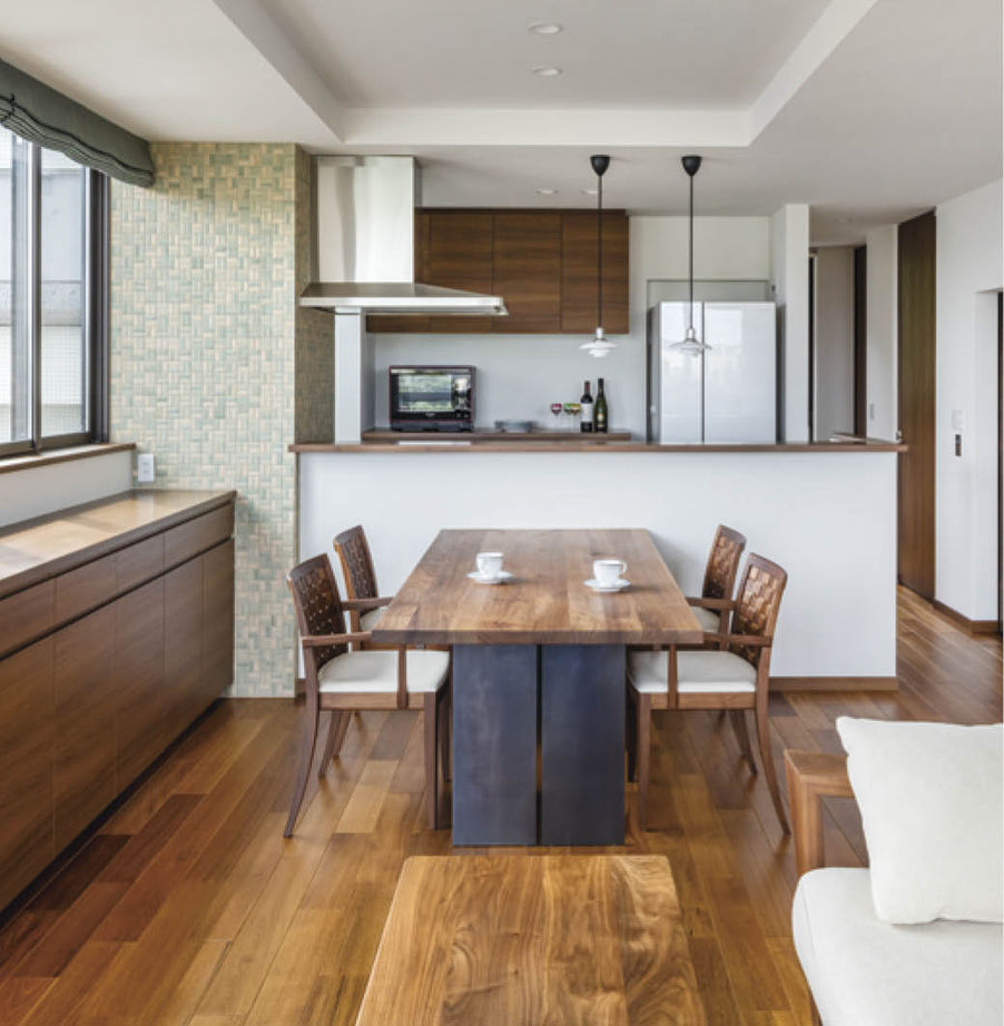 住友林業 【約50坪/間取り図有/3階建て】BF構法が実現した連なるコーナー窓から美しい川の流れを楽しむ家の建築実例画像2