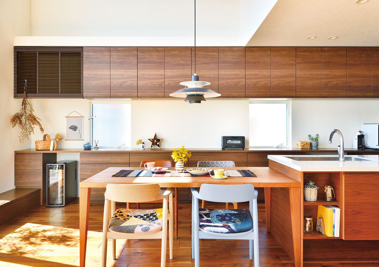 住友林業 【約40坪/間取り図有/2階リビング】プライバシーを守りながら叶えた大開口から空を眺める2階リビングの建築実例画像3