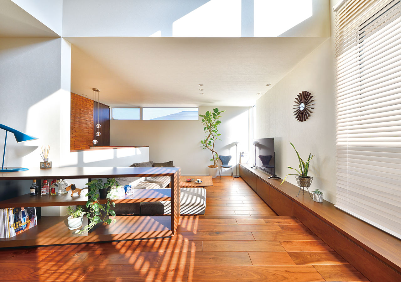 住友林業 【約40坪/間取り図有/2階リビング】プライバシーを守りながら叶えた大開口から空を眺める2階リビングの建築実例画像4