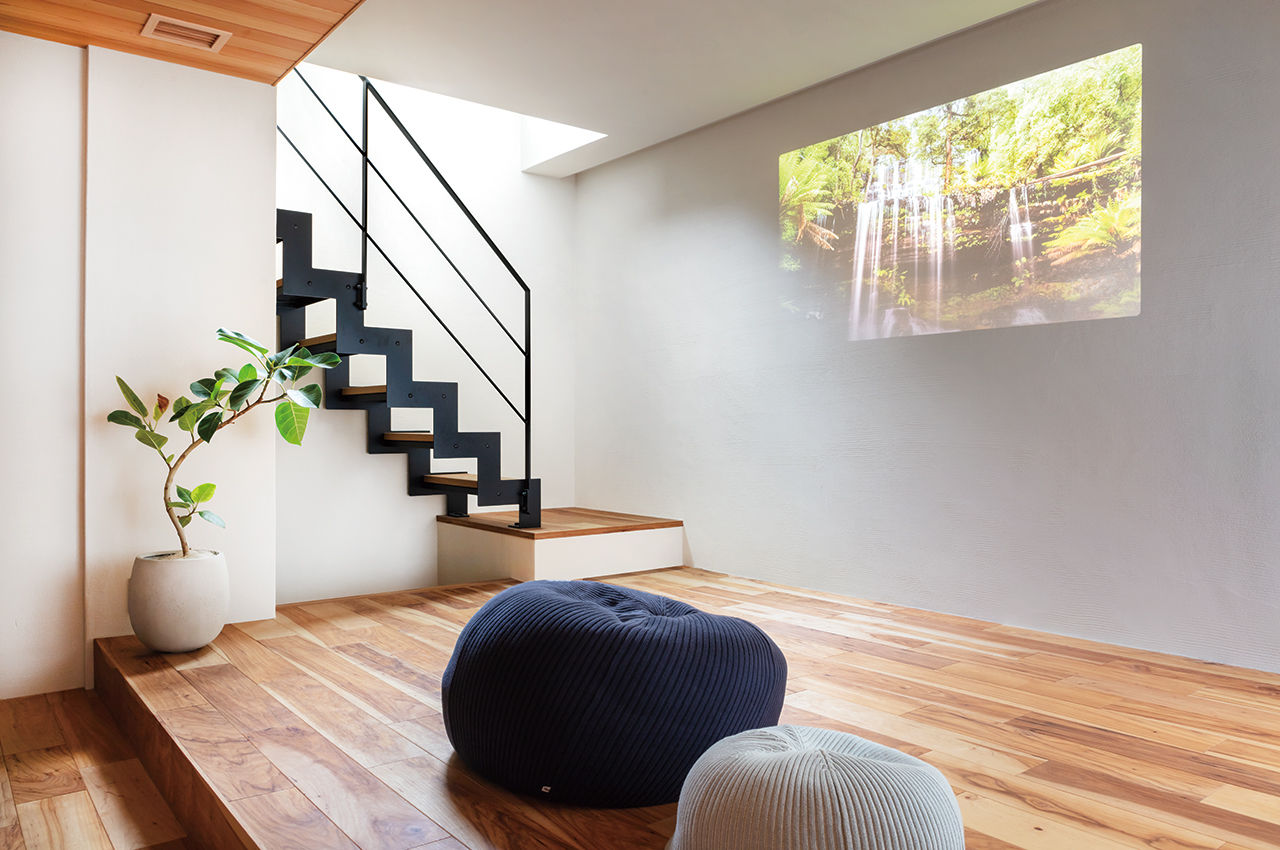 住友林業 【約30坪/間取り図有/ウッドデッキ】玄関土間や階段もLDKと一体に…木の心地よさに包まれた暮らしの建築実例画像6