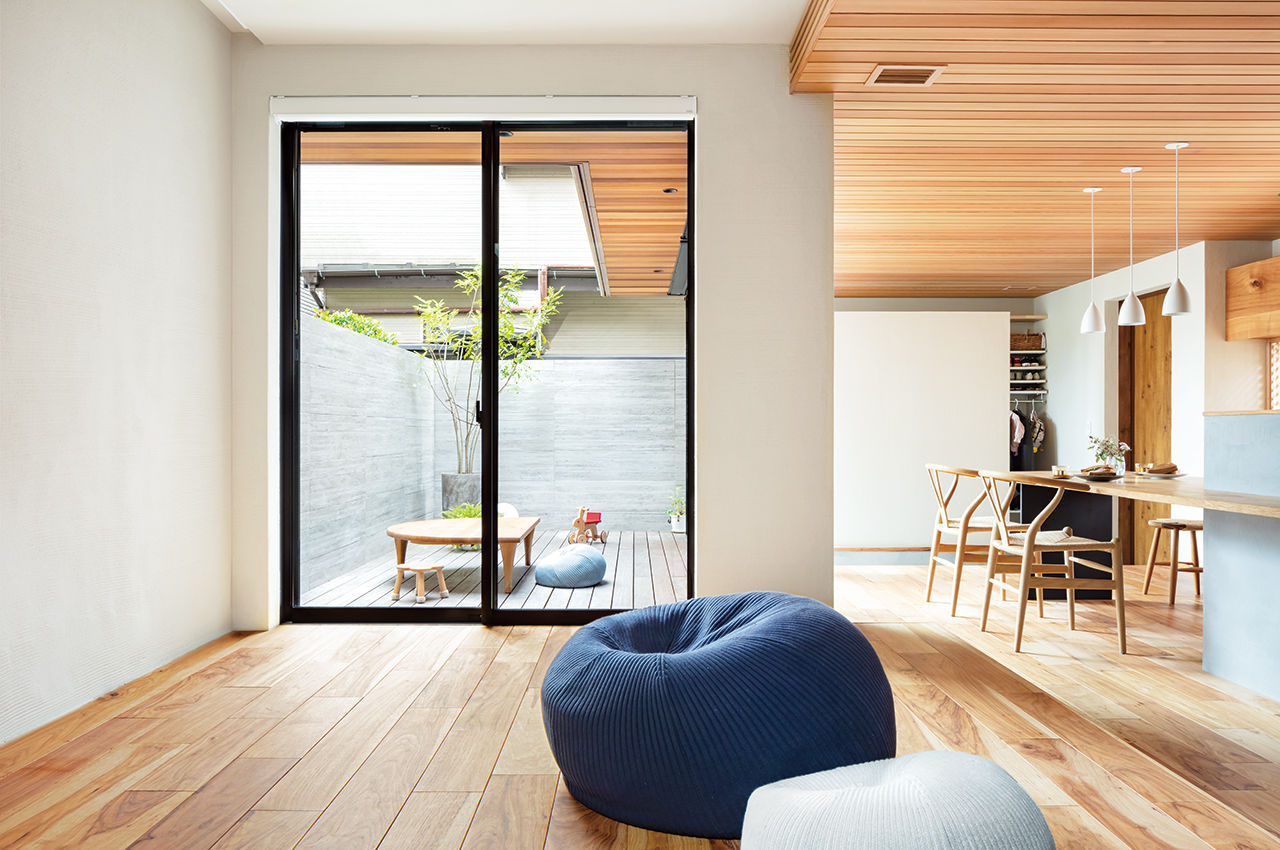 住友林業 【約30坪/間取り図有/ウッドデッキ】玄関土間や階段もLDKと一体に…木の心地よさに包まれた暮らしの建築実例画像7