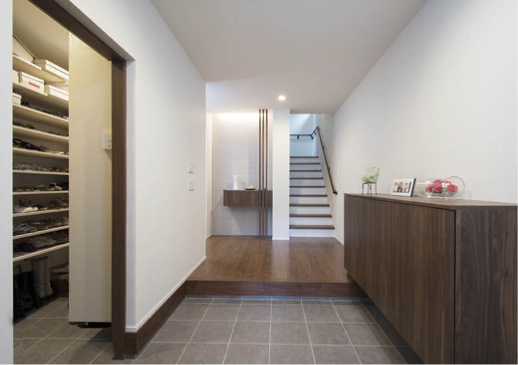 藤島建設 【8200万円/90坪台/ビルトインガレージ】水平・垂直の凛とした美しさ。遊び心と快適さが融合した家の建築実例画像7