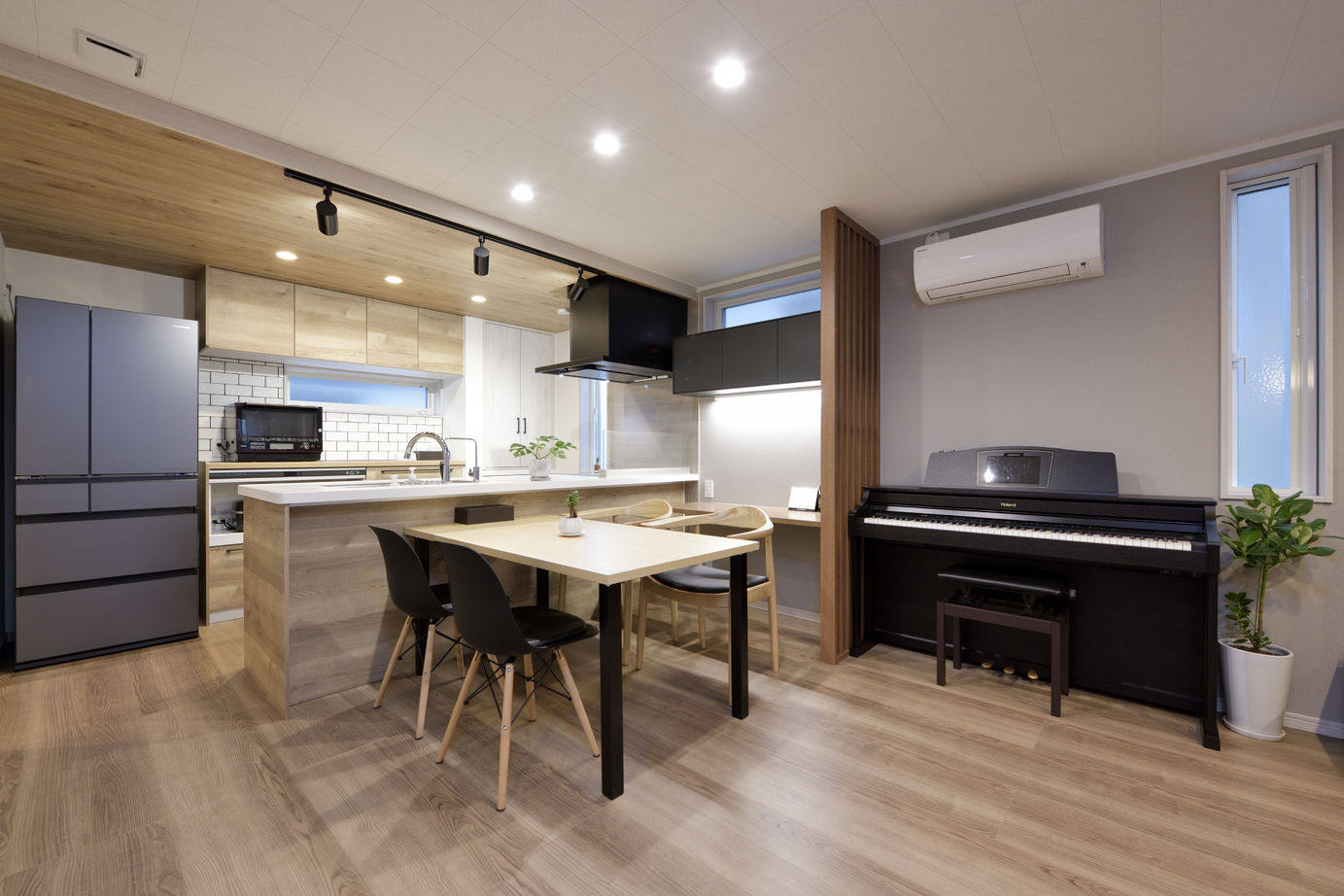 藤島建設 【3000万円台/40坪台/間取り図あり/二世帯住宅】細部まで「ハイレベル」にこだわったホテルライクな住まいの建築実例画像2