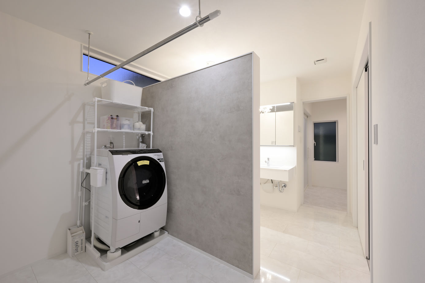 藤島建設 【50坪台/4000万円台/ガレージハウス】夫婦が憧れたバイクガレージのある家。LDKからいつでも愛車を鑑賞の建築実例画像8