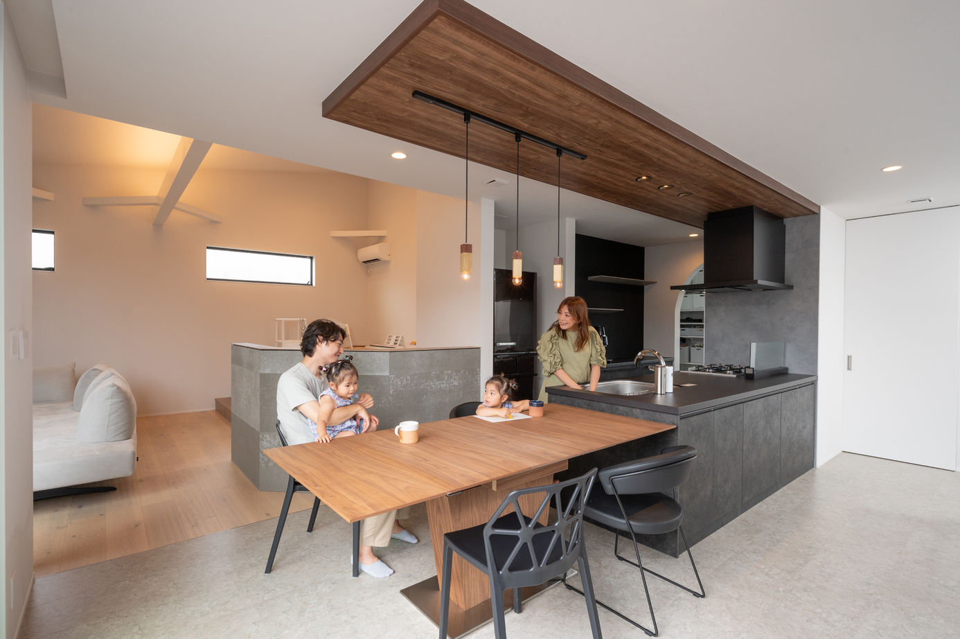 藤島建設 【4000万円台/2階LDK/ルーフバルコニー】子育てを楽しめて、スタイリッシュなデザインも愉しめる家の建築実例画像4