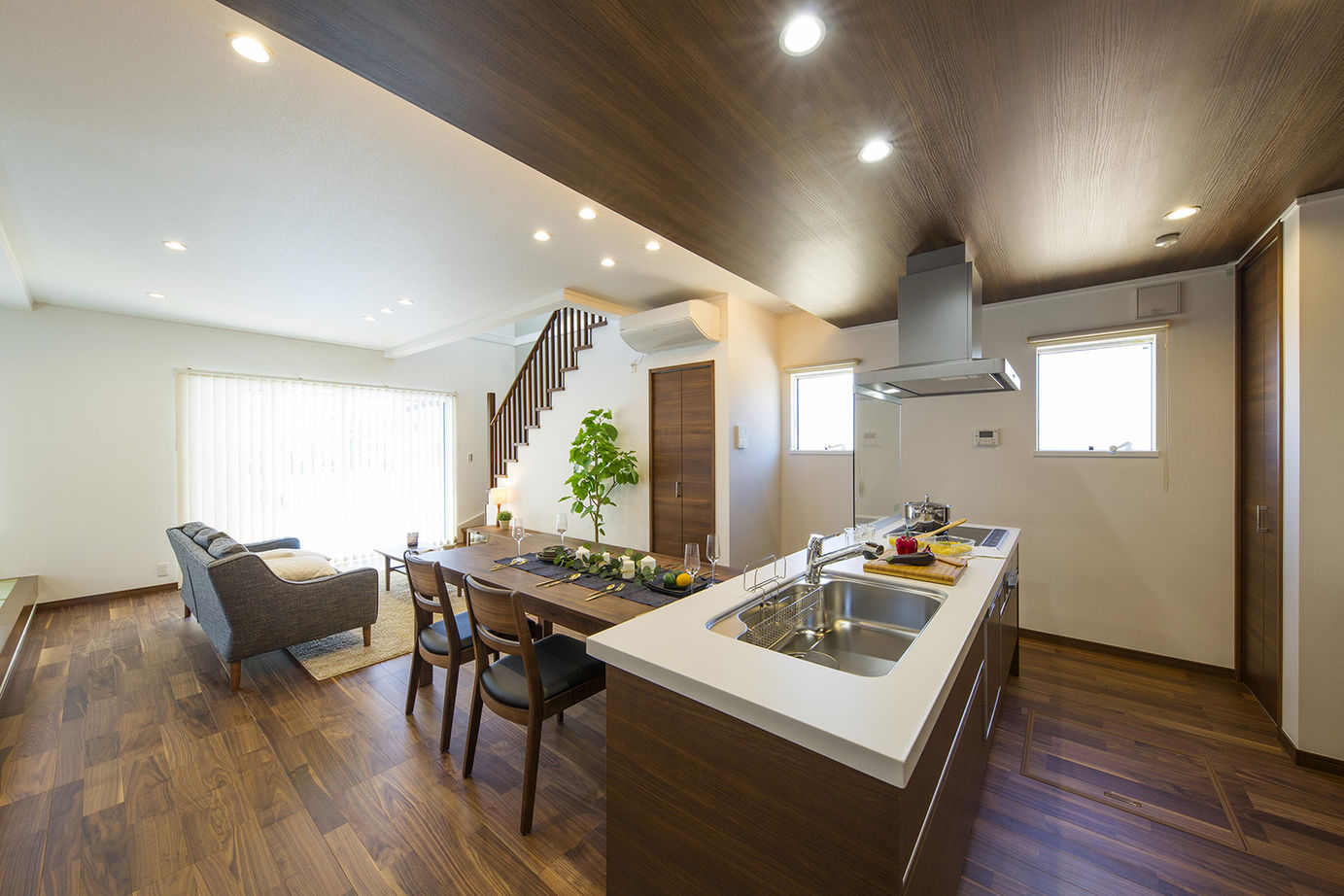 フレスコ 【1700万円／吹き抜け／スカイバルコニー／間取図あり】スカイバルコニーの開放感ときれいな空気を楽しむ家の建築実例画像5