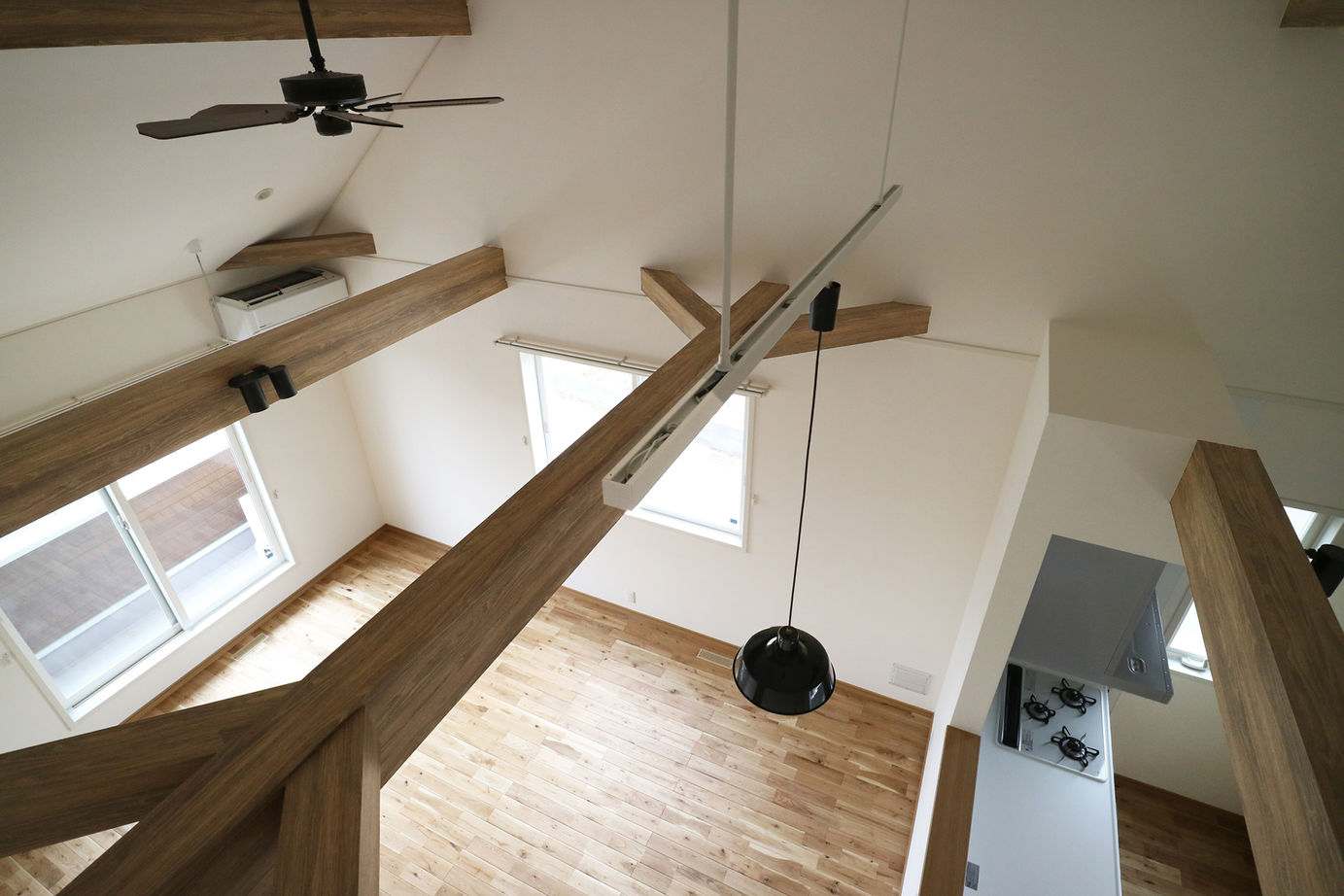 フレスコ 【2000万円／デッキ／二世帯／間取図あり】無垢材の温もりに包まれた、カントリーテイストの二世帯住宅の建築実例画像3