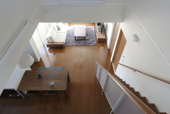 一条工務店 「Ｌ」の形のＬＤＫにテラスをプラスしたプラン。子どもが、リビングやテラスにいても見守れるの建築実例画像4