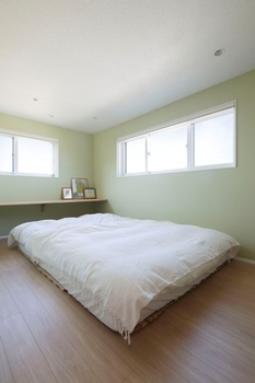 一条工務店 こだわりの家具や照明が映えるシンプルデザイン、家族全員で「暮らし」を楽しむ住まいの建築実例画像5