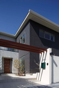 一条工務店 こだわりの家具や照明が映えるシンプルデザイン、家族全員で「暮らし」を楽しむ住まいの建築実例画像7