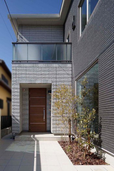 一条工務店 こだわりの家具や照明が映えるシンプルデザイン、家族全員で「暮らし」を楽しむ住まいの建築実例画像8