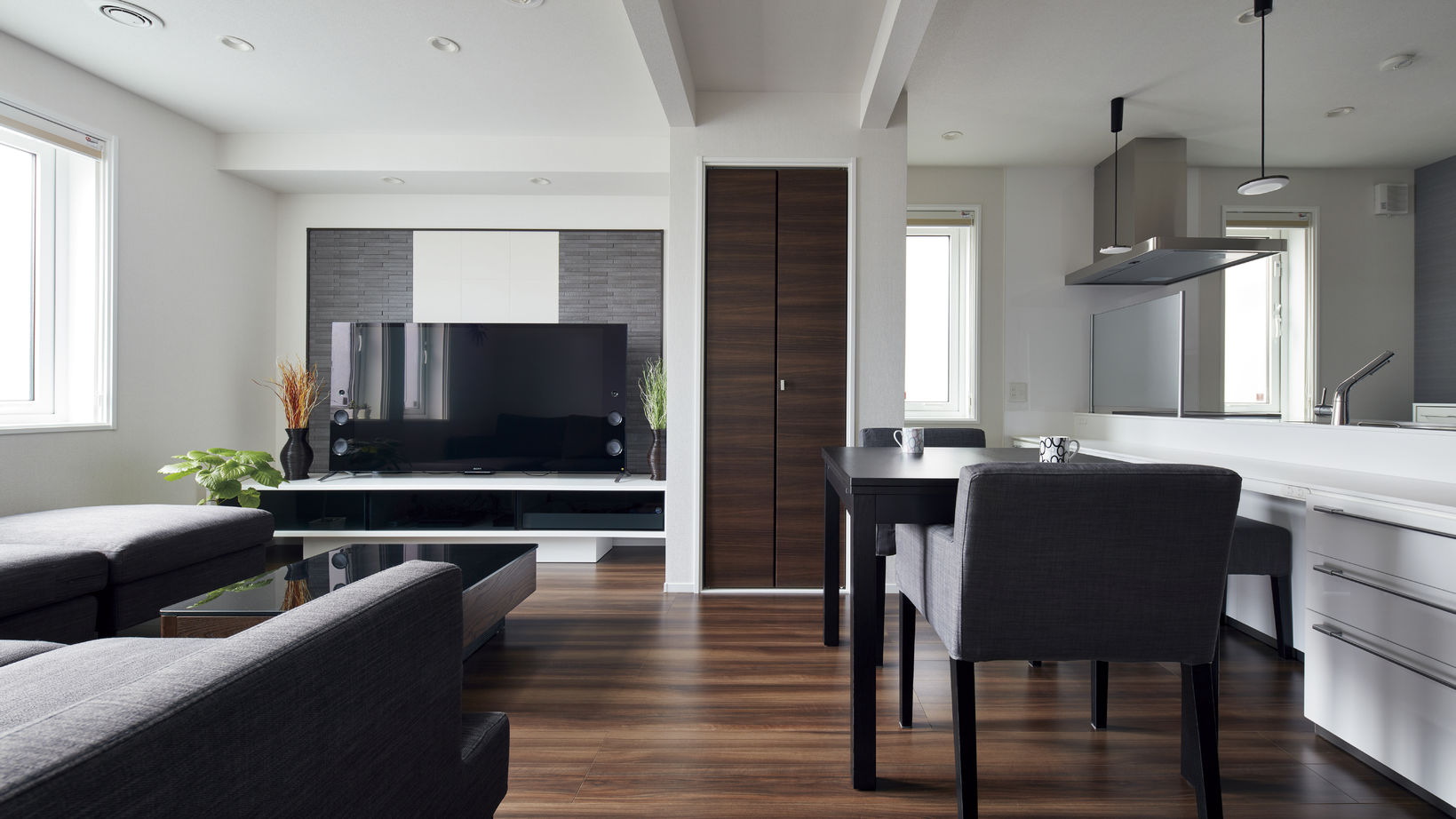 一条工務店 『3つのテイストを楽しみ、リズミカルに暮らす』3階建ての快適の建築実例画像4