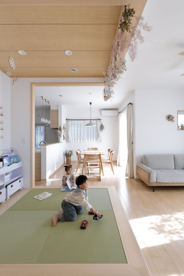 一条工務店 リビングを家の中心に。家族とのつながりを考えたお家の建築実例画像2