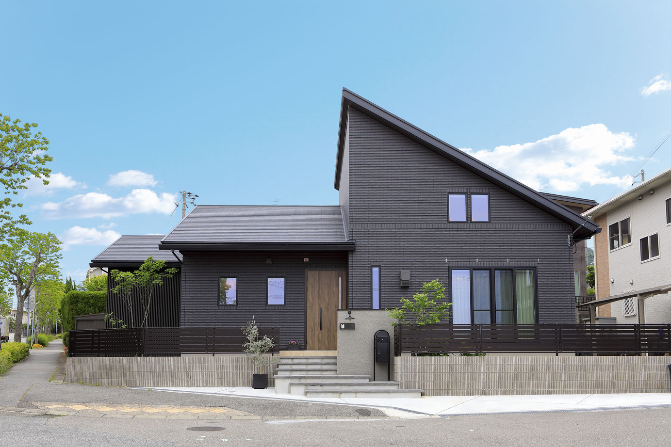 一条工務店 勾配天井の高さを活かした、明るく開放的な平屋の建築実例画像8