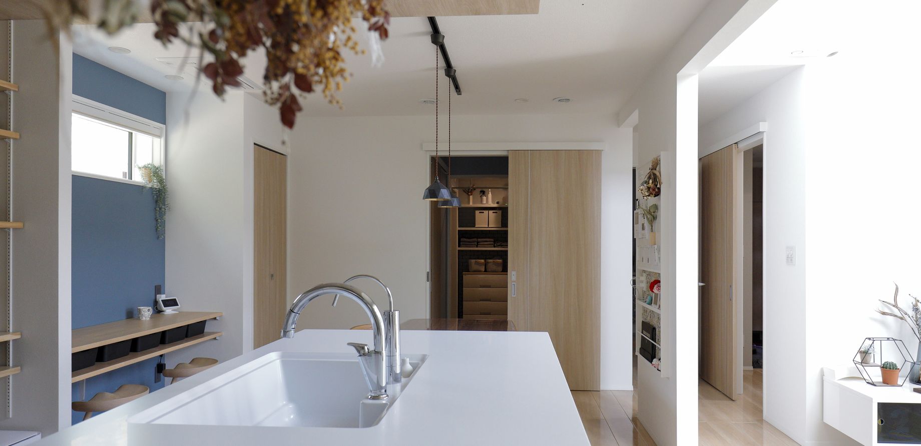 一条工務店 子育て・家事動線と、開放感を両立した家の建築実例画像2