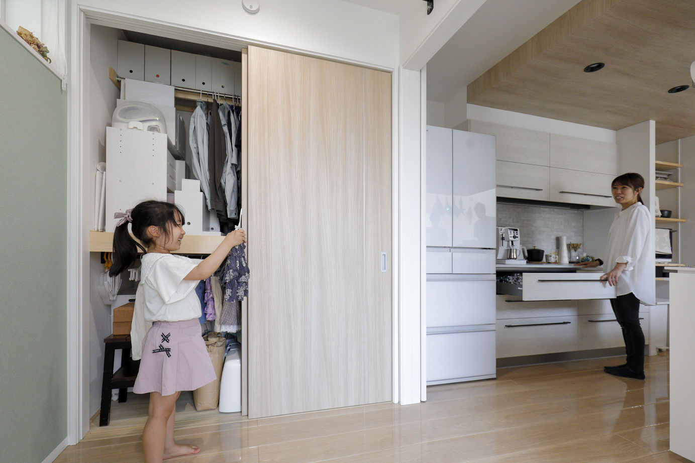 一条工務店 子育て・家事動線と、開放感を両立した家の建築実例画像3