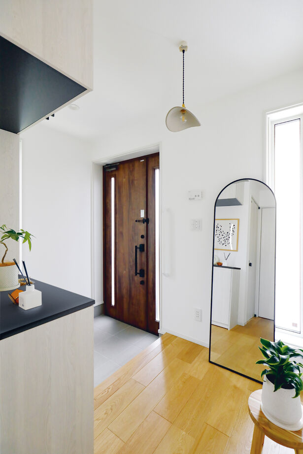 一条工務店 吹き抜けから光を採り入れる「明るい家」の建築実例画像8