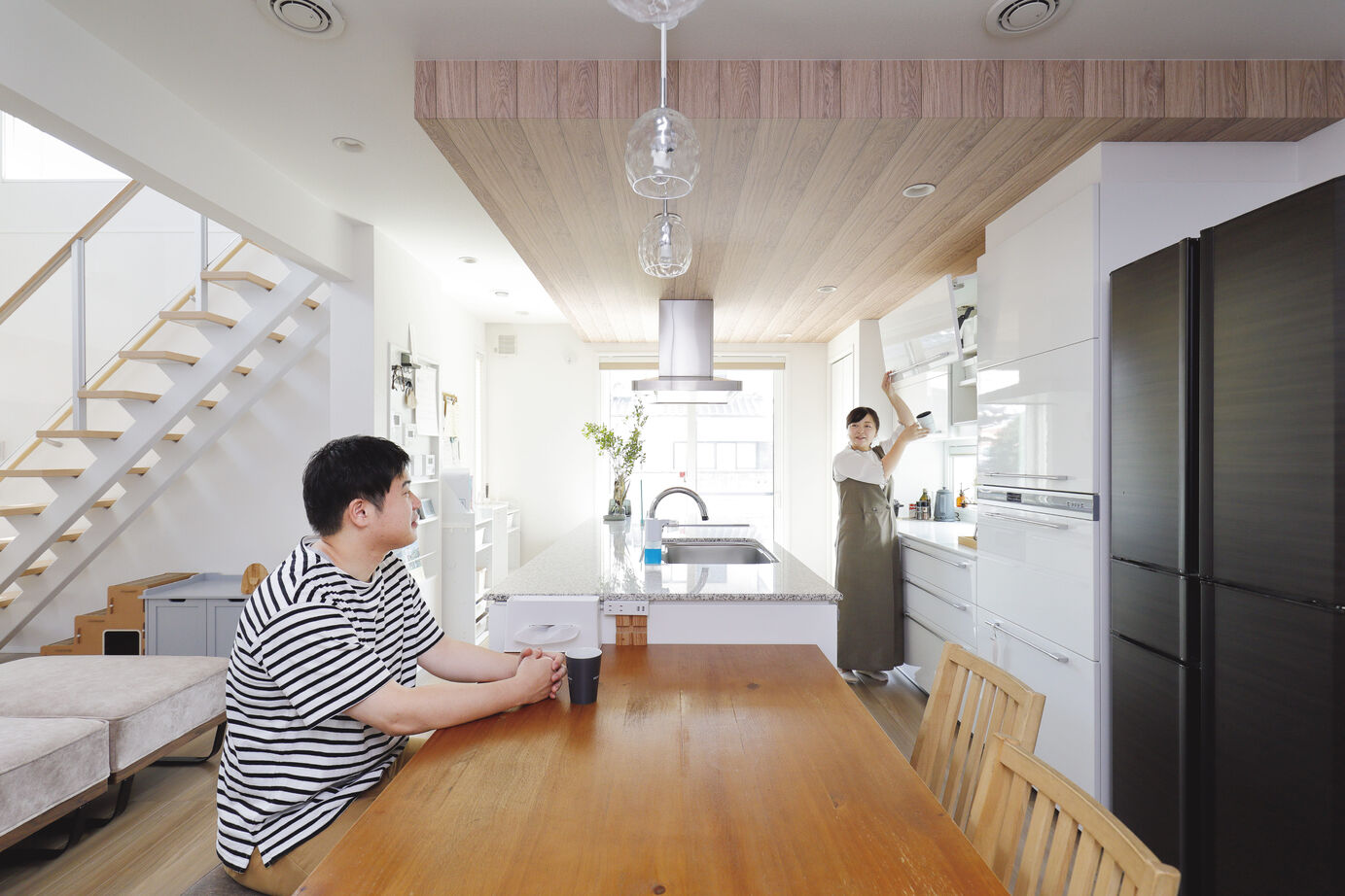 一条工務店 猫もよろこぶ暖かさ。大きな吹き抜けのある開放的な住まいの建築実例画像6